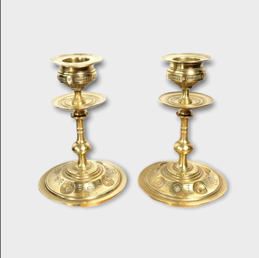 Chân đèn thờ cúng TỨ LINH bằng đồng catut.png